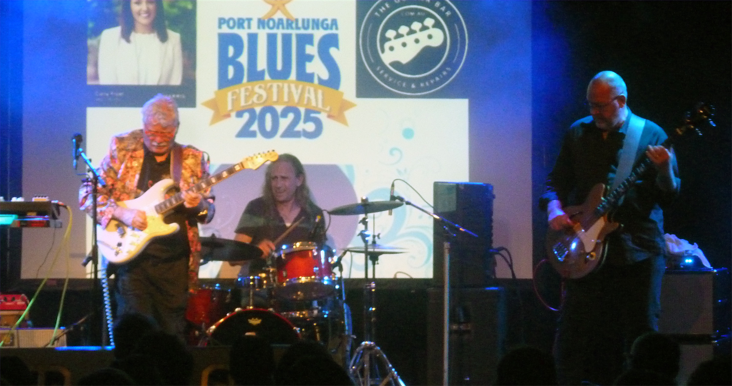 ChrisFinnenBand2025-11-21PortNoarlungaBluesFestivalAustralia (2).jpg